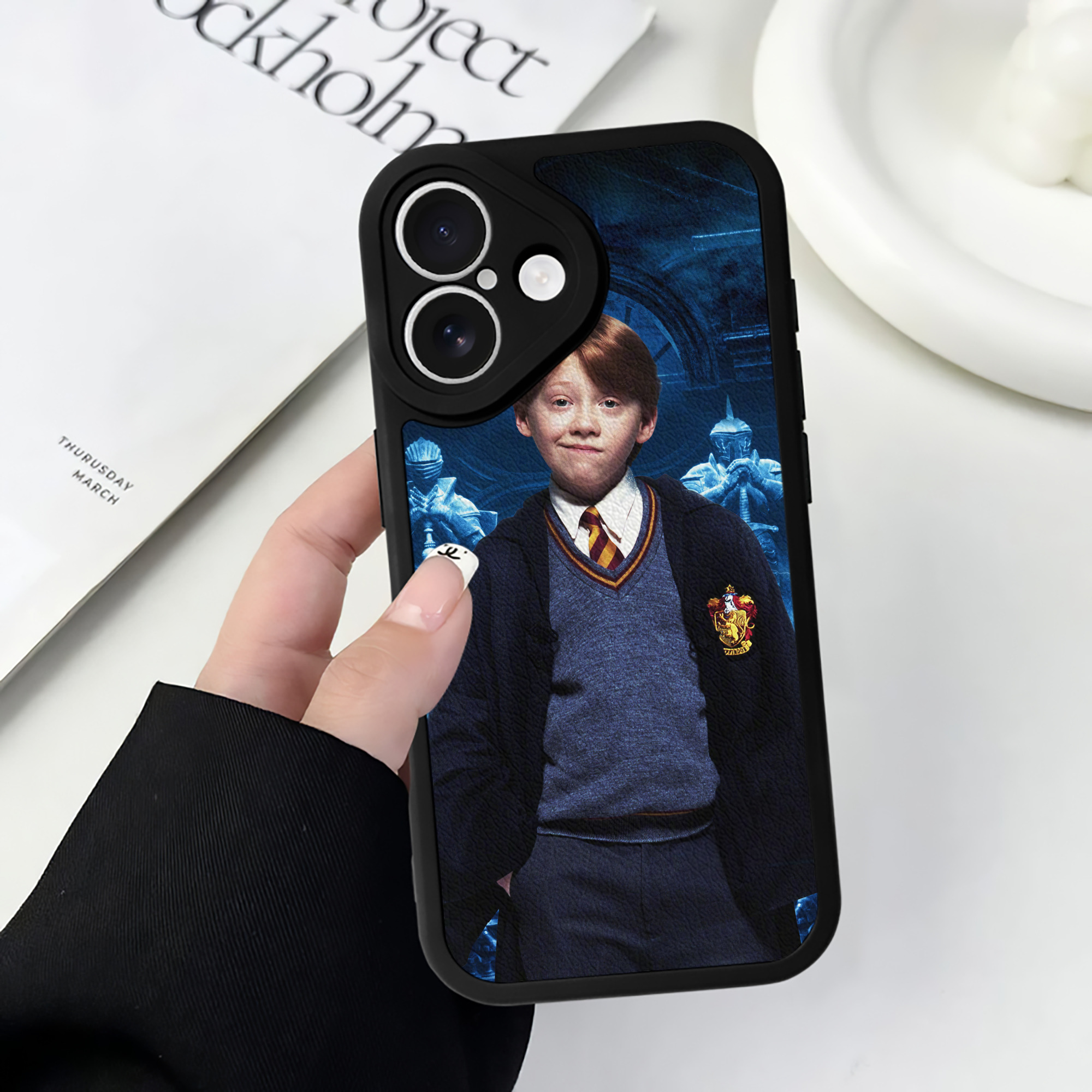 （画像用） Harry Potter ハリー・ポッターシリーズ 【iPhone 16シリーズ対応】シリコンスマホケース（レザー調） 材質：シリコン